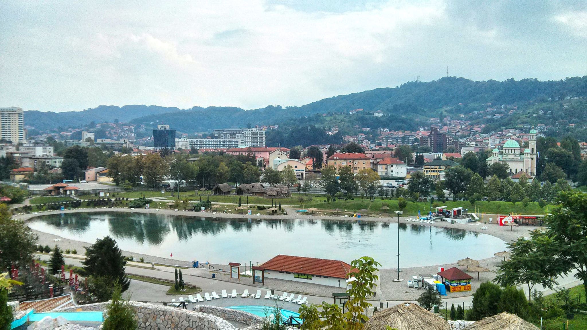 Tuzla: Wie ein Salzsee aus der Not heraus entstand