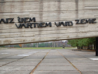 Eingangstor des ehemaligen Lagers in Salaspils