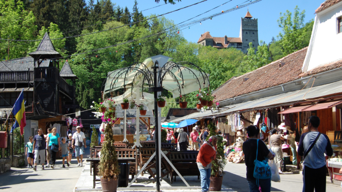 Touristenmeile vor Schloss Bran