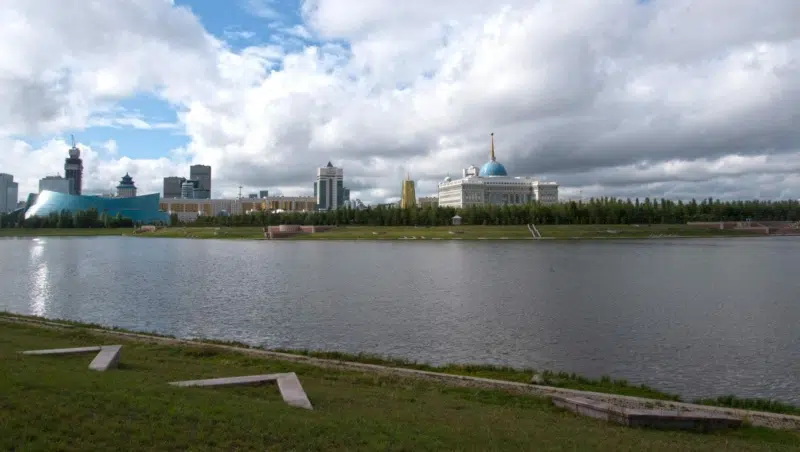 Fluß Ischim in Astana