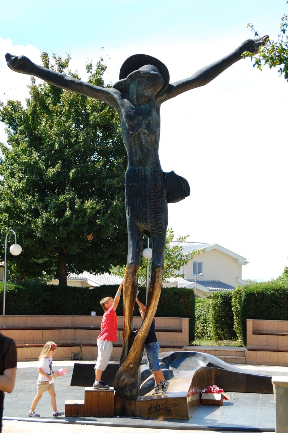Skulptur des Auferstandenen Jesus in Medjurgorje (Bosnien und Herzegowina)