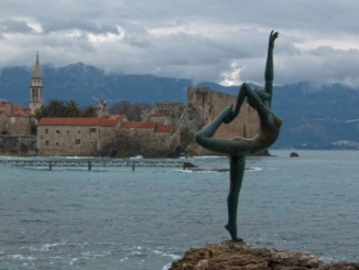Budva: Strandurlaub in einer der ältesten Städte Montenegros