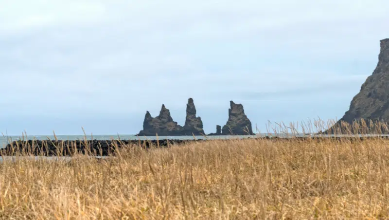 Reynisdrangar (Trollfelsen) in Island