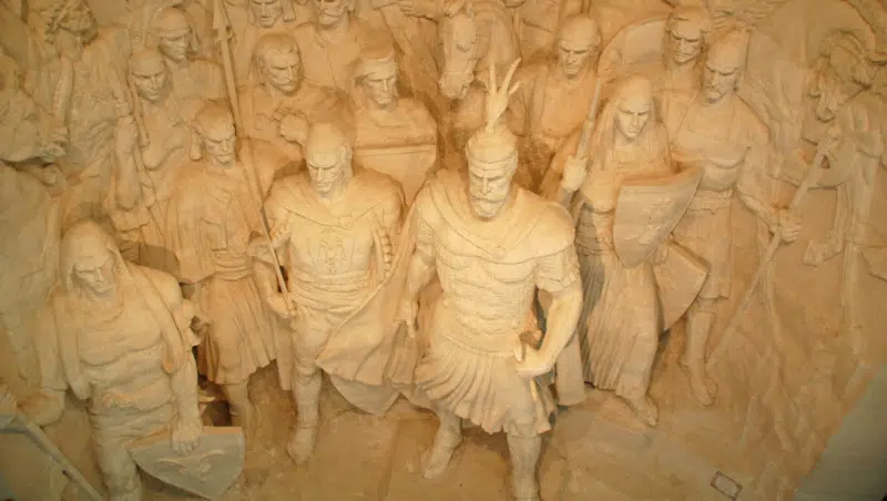 Statue von Skanderbeg und seiner Armee