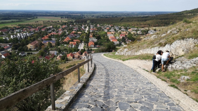 Weg zur Burg Sümeg