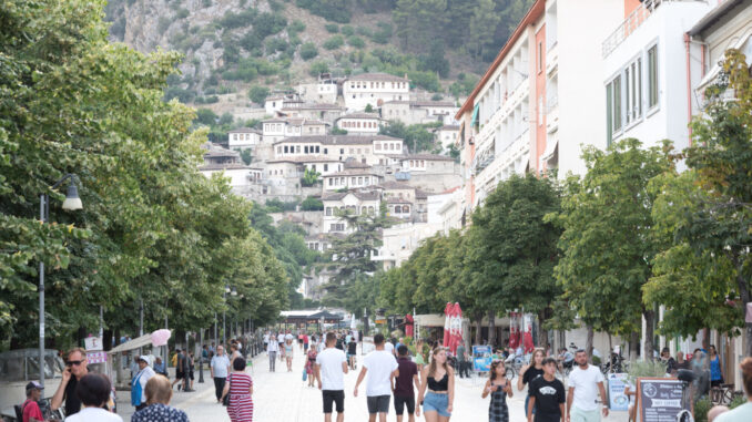 Boulevardi Republika in Berat