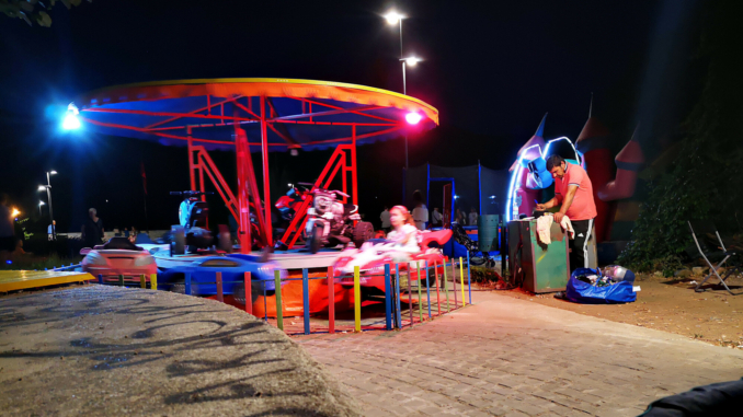 Abendliche Kirmes in Permet