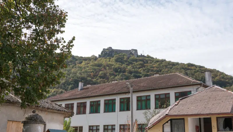 Blick zur Festung Ostrovica