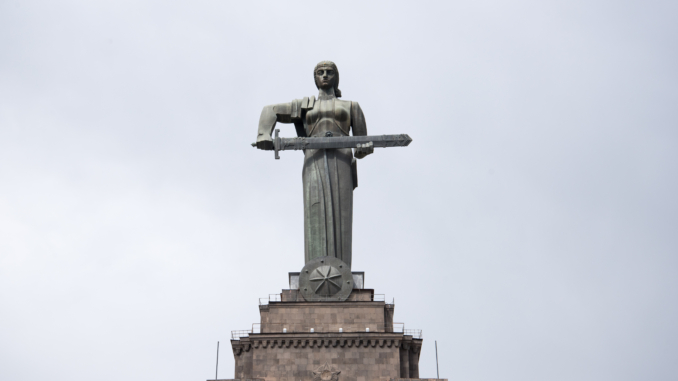 Mutter Armenien Statue