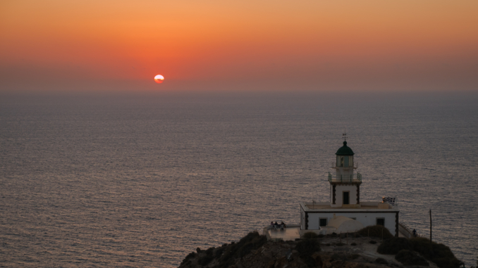 Sonnenuntergang am Leuchtturm von Akrotiri