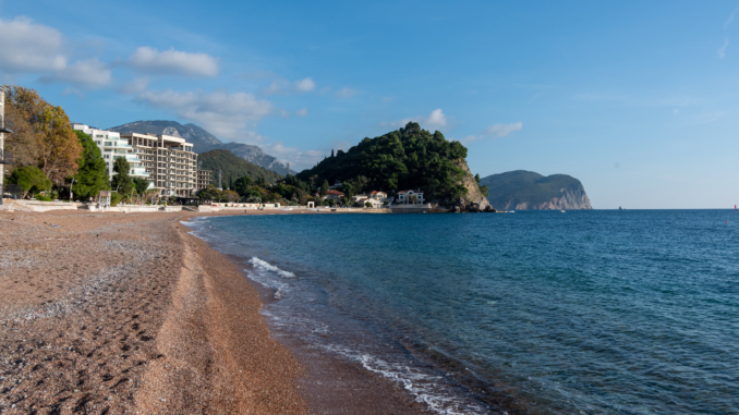 Sandstrand in Petrovac