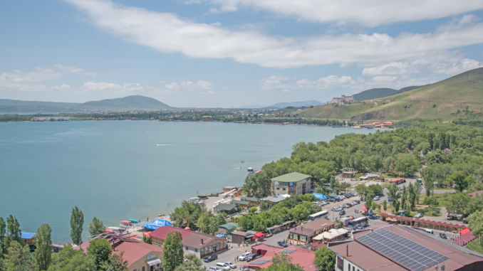 Ausblick über die Sewan-Halbinsel
