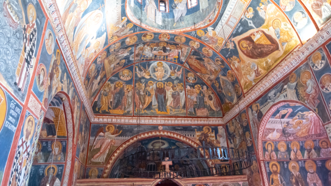 Innenraum St. Nikolaus Kirche in Ulcinj