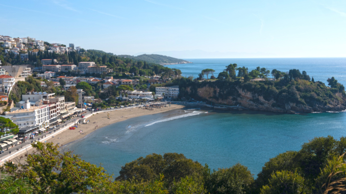 Kleiner Strand in Ulcinj