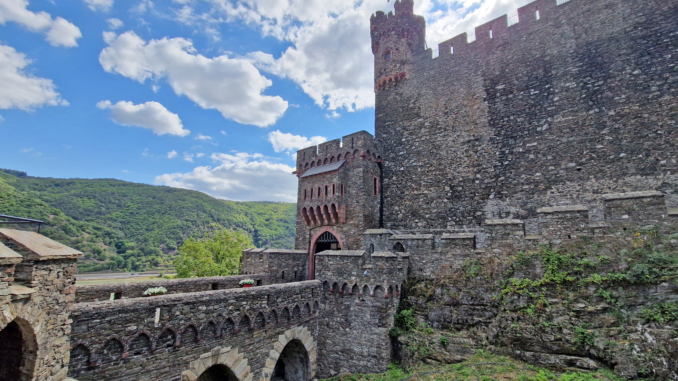 Zugang zur Burg Reichenstein