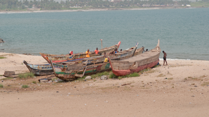 Fischerboote in Cape Coast
